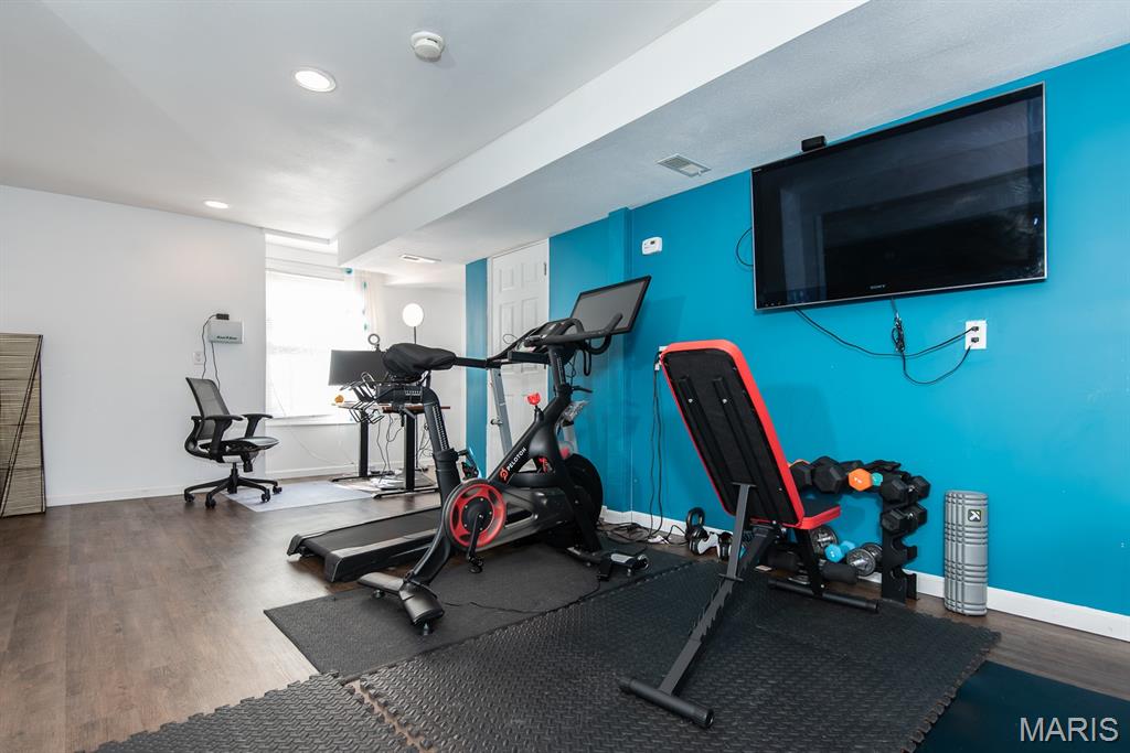 Ballwin, Missouri 63021, United States, 4 Bedrooms Bedrooms, ,3 BathroomsBathrooms,Residential,Pending,222787