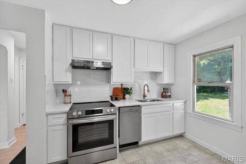 Tiny photo for 439 E Elliott Avenue, Kirkwood, MO 63122 (MLS # 26030495)
