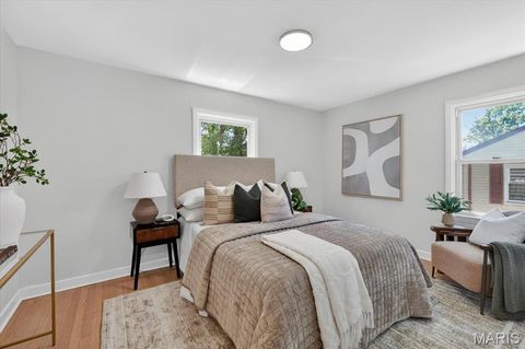 Tiny photo for 439 E Elliott Avenue, Kirkwood, MO 63122 (MLS # 26030495)