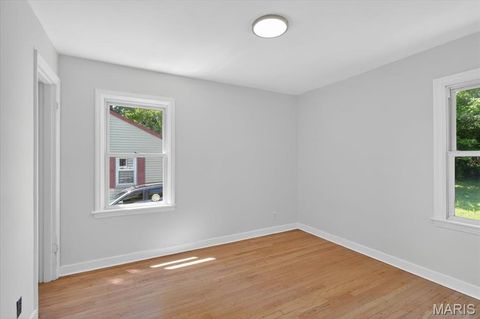 Tiny photo for 439 E Elliott Avenue, Kirkwood, MO 63122 (MLS # 26030495)