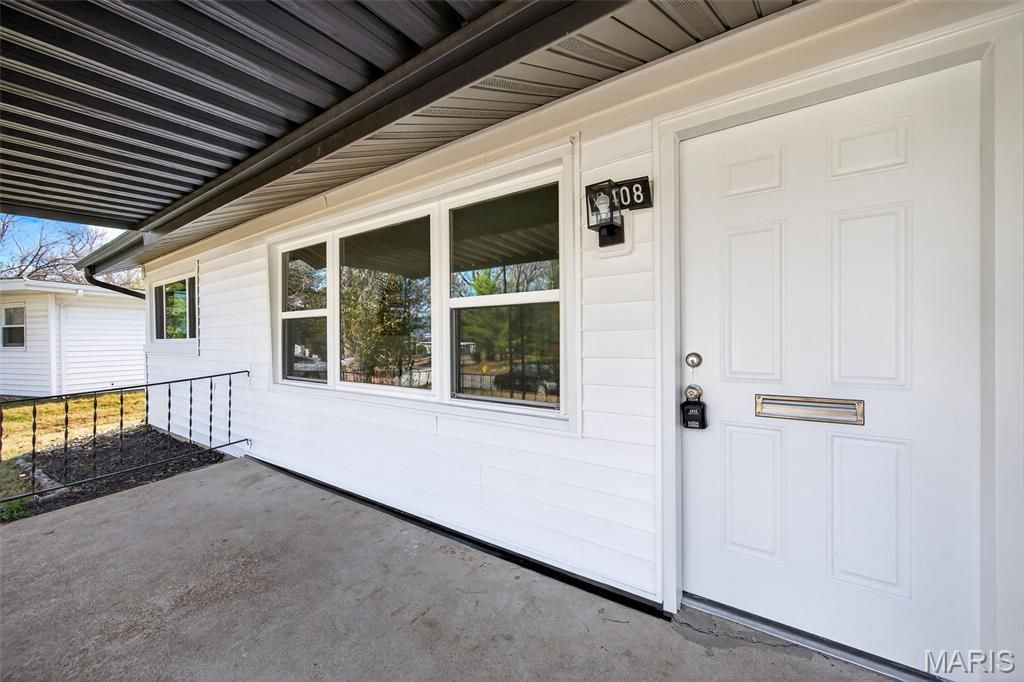 Photo of 8408 Engler Avenue, St John, MO 63114 (MLS # 25079049)