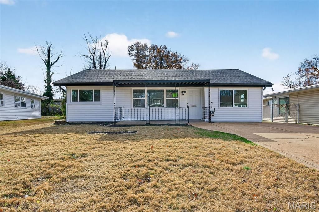 Photo of 8408 Engler Avenue, St John, MO 63114 (MLS # 25079049)
