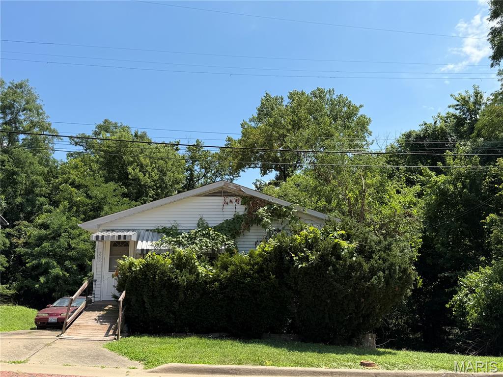 220 W 4th Street