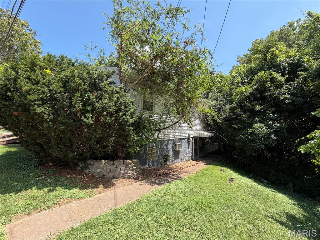 220 W 4th Street