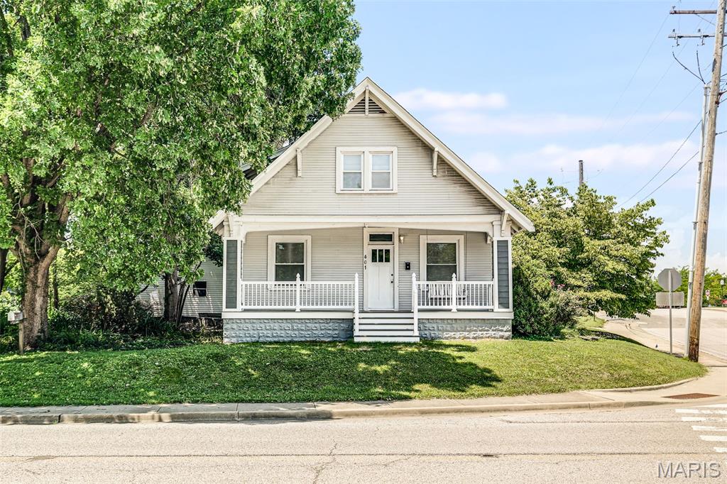 Photo 1 of 33 — 401 Plum Street, Edwardsville, IL 62025