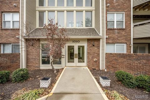 Tiny photo for 1010 Thoreau Court #211, Creve Coeur, MO 63146 (MLS # 25080129)
