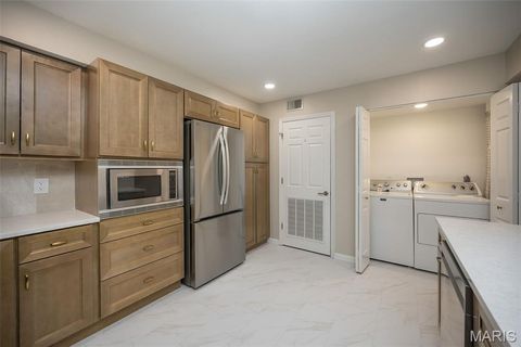 Tiny photo for 1010 Thoreau Court #211, Creve Coeur, MO 63146 (MLS # 25080129)