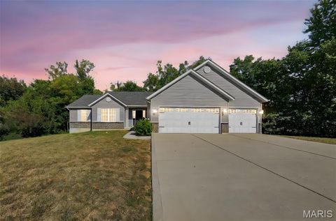 Photo of 310 Rockport Drive, Troy, MO 63379 (MLS # 25059678)