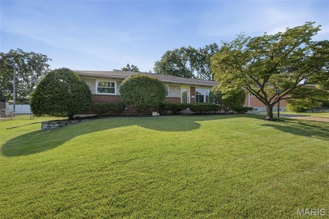 Tiny photo for 9132 Clydesdale Drive, St Louis, MO 63126 (MLS # 26059773)