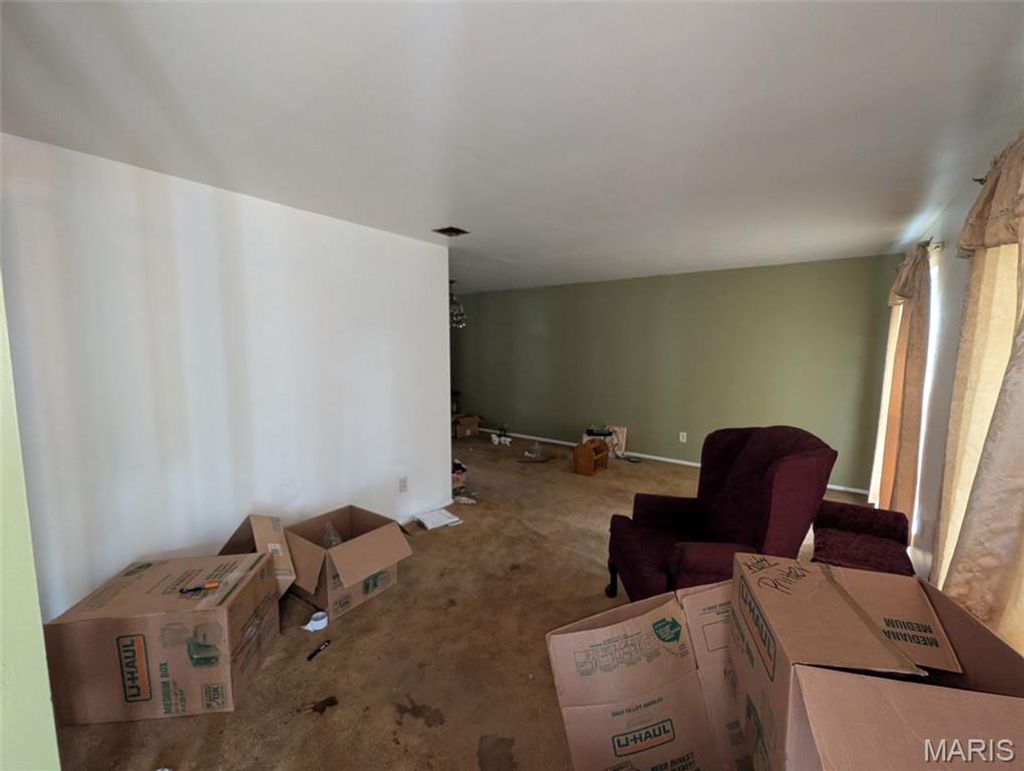 Photo of 1315 Hendrick Drive, St Louis, MO 63135 (MLS # 25073068)