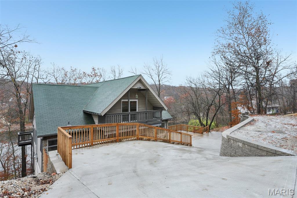 1357 S Lake Sherwood Drive