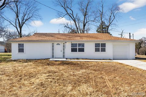 Photo of 1923 Ridgeway Drive, Arnold, MO 63010 (MLS # 26011102)
