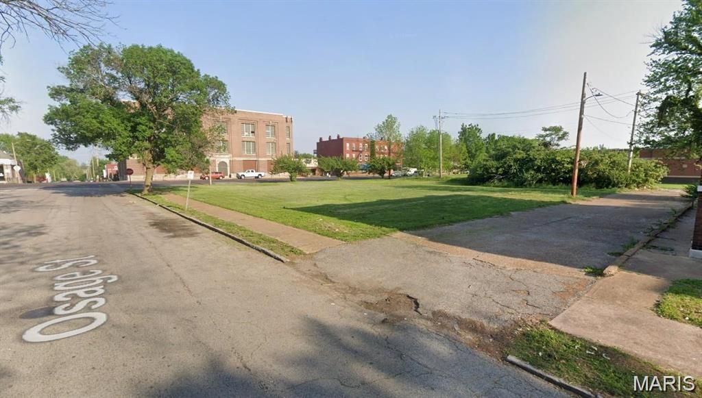 Photo of 4001 S Broadway, St Louis, MO 63118 (MLS # 26020371)