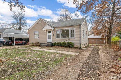 Photo of 7806 Underhill Drive, St Louis, MO 63133 (MLS # 25081535)
