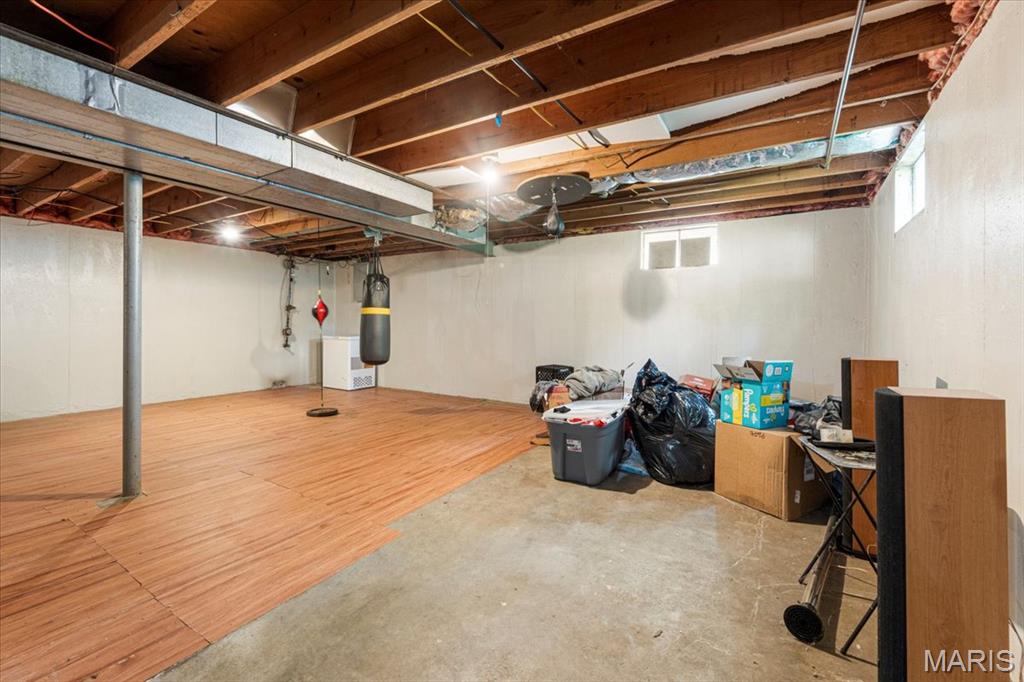 St Ann, Missouri 63074, United States, ,Residential,Pending,158371