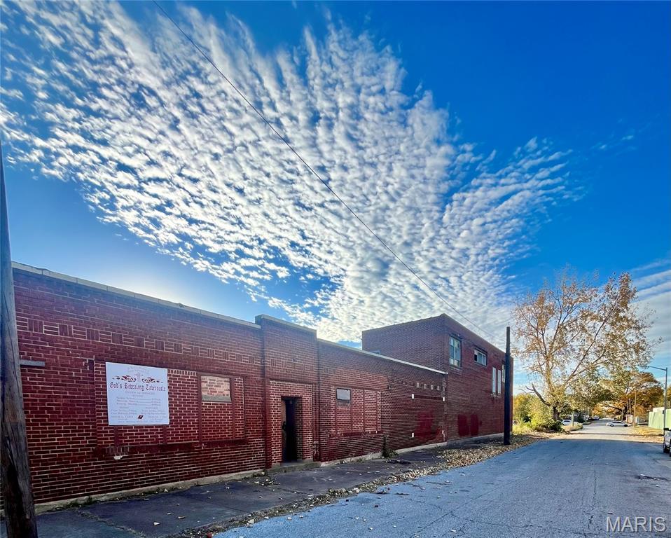 City St. Louis - Commercial Sale