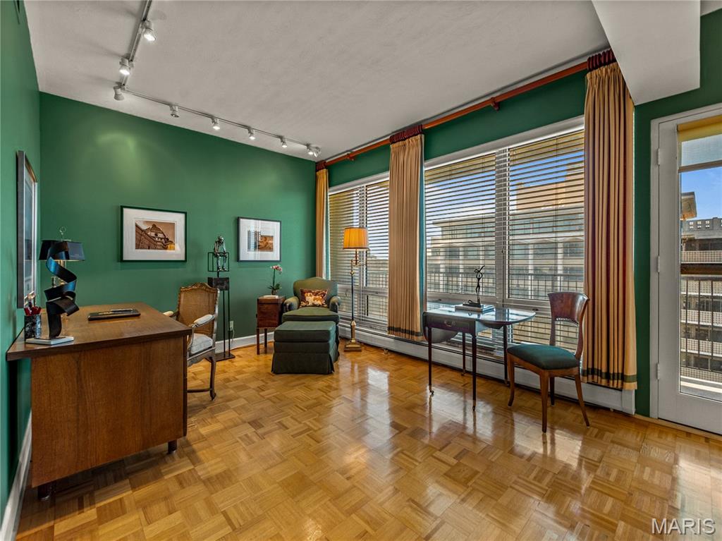 Park Tower Condo - Residential