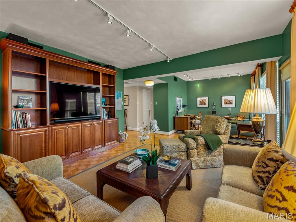 Park Tower Condo - Residential