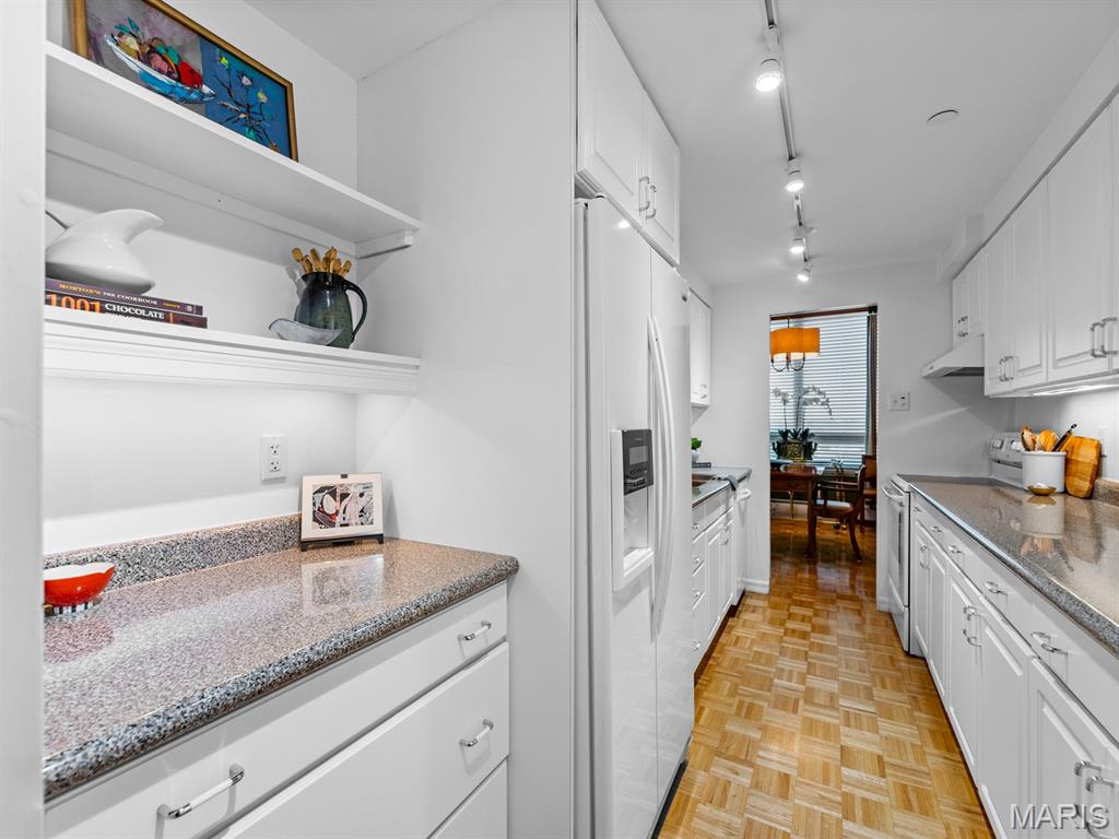 Park Tower Condo - Residential