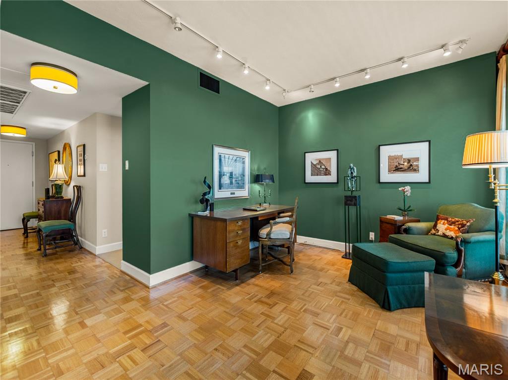 Park Tower Condo - Residential