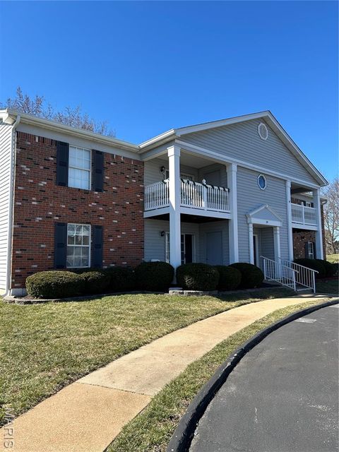 Photo of 19 Berview Circle #H, St Louis, MO 63129 (MLS # 26011990)