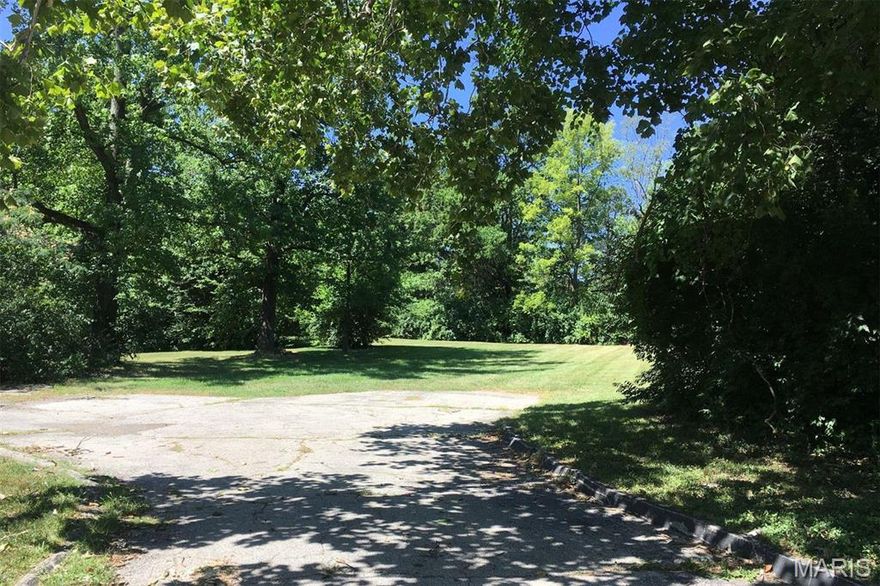 This lot is being sold with the adjacent lot at 866 Deaver Lane which is included in the sale price. Both lots total 1.4724 acres. Prime location for multi-family condo development. Will need to be rezoned. Great Creve Coeur location. Ladue schools. Zoning Change Req'd