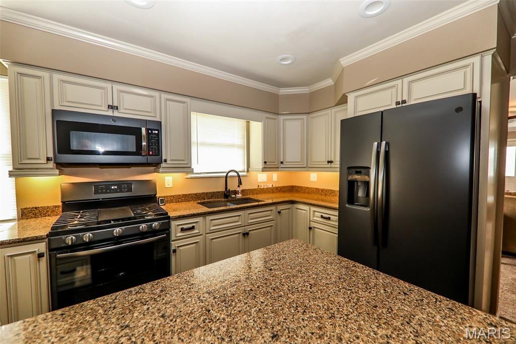 2200 Dawn Place