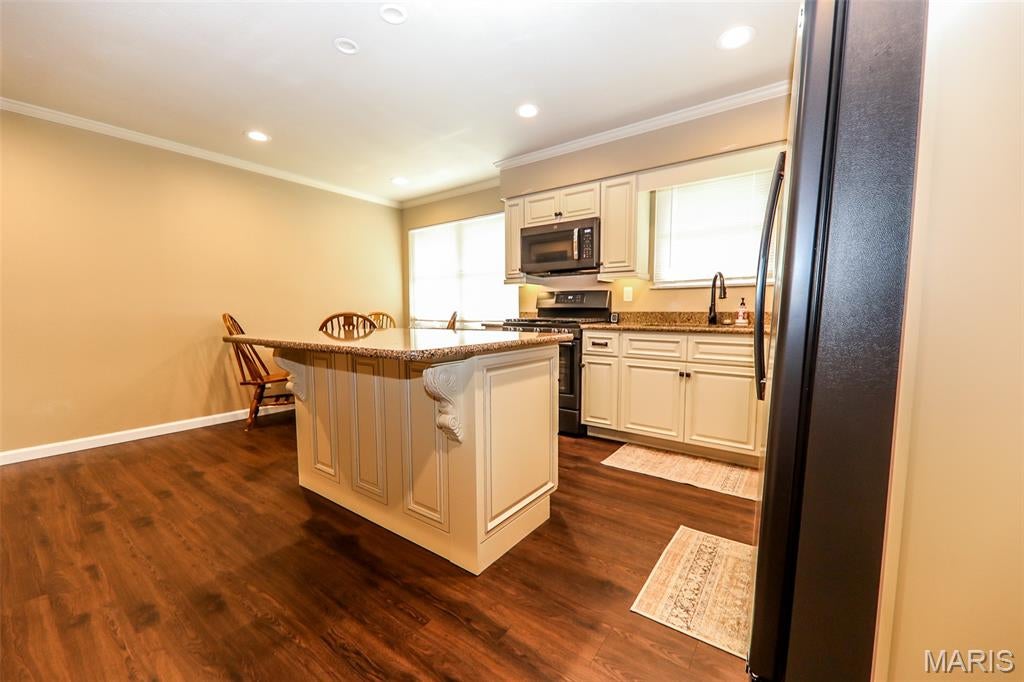2200 Dawn Place