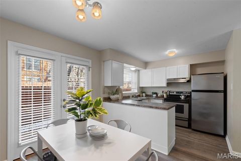 Tiny photo for 1178 Rue La Chelle Walk #1178, Creve Coeur, MO 63141 (MLS # 25075164)