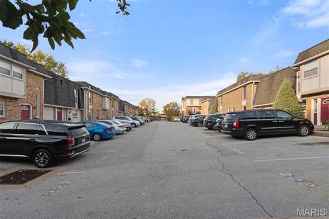 Tiny photo for 1178 Rue La Chelle Walk #1178, Creve Coeur, MO 63141 (MLS # 25075164)