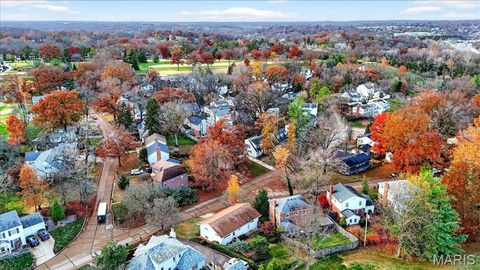 Tiny photo for 2 Thorncliff Ln, Kirkwood, MO 63122 (MLS # 25078167)