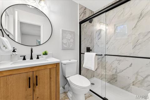 Tiny photo for 2 Thorncliff Ln, Kirkwood, MO 63122 (MLS # 25078167)