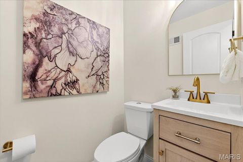 Tiny photo for 2 Thorncliff Ln, Kirkwood, MO 63122 (MLS # 25078167)