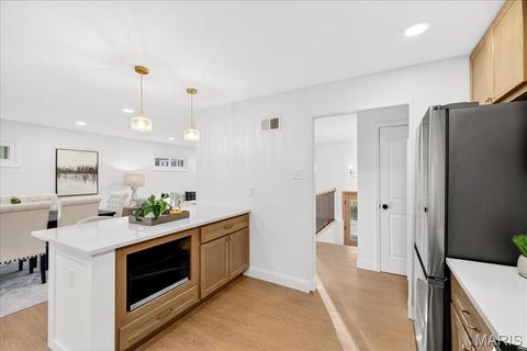 Tiny photo for 2 Thorncliff Ln, Kirkwood, MO 63122 (MLS # 25078167)