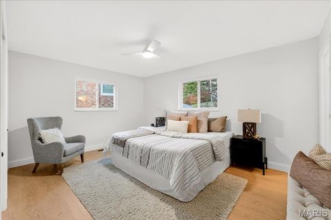 Tiny photo for 2 Thorncliff Ln, Kirkwood, MO 63122 (MLS # 25078167)