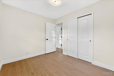 Tiny photo for 2 Thorncliff Ln, Kirkwood, MO 63122 (MLS # 25078167)