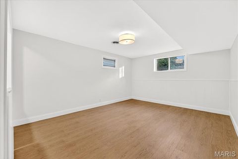 Tiny photo for 2 Thorncliff Ln, Kirkwood, MO 63122 (MLS # 25078167)