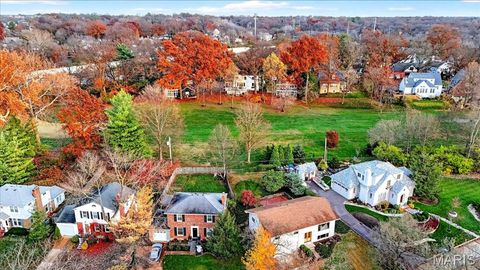 Tiny photo for 2 Thorncliff Ln, Kirkwood, MO 63122 (MLS # 25078167)