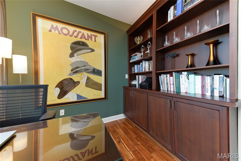 Park East Tower - Residential