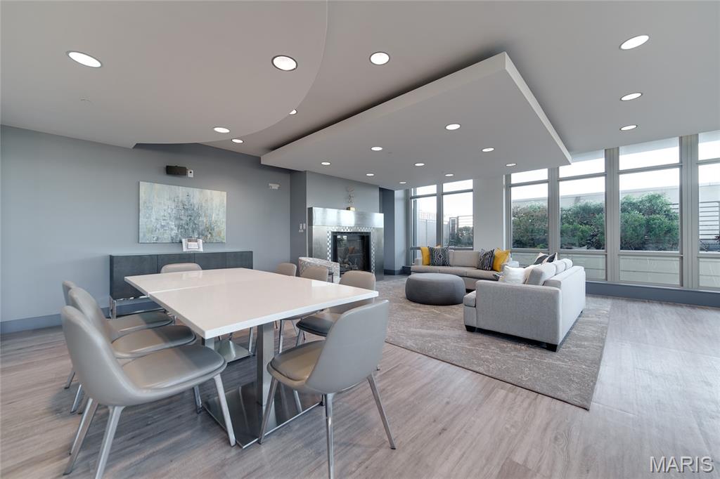 Park East Tower - Residential