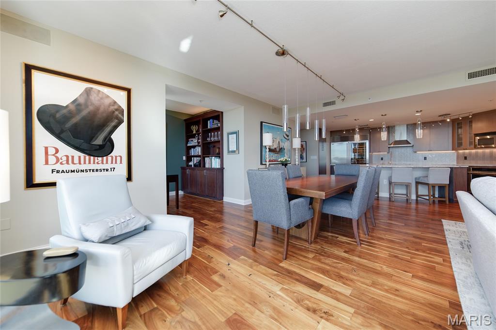 Park East Tower - Residential