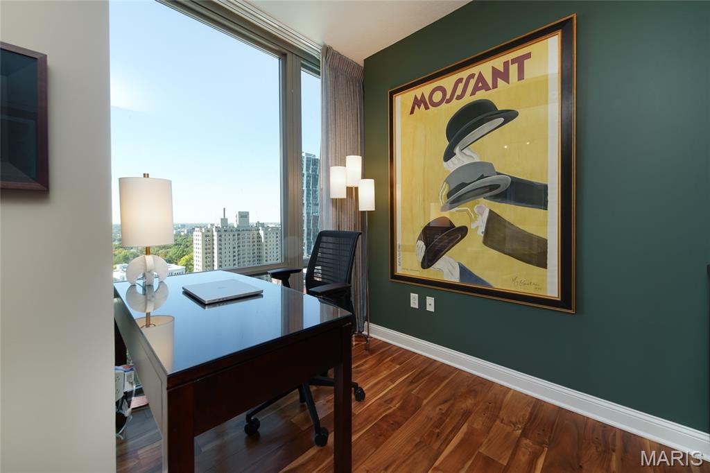 Park East Tower - Residential