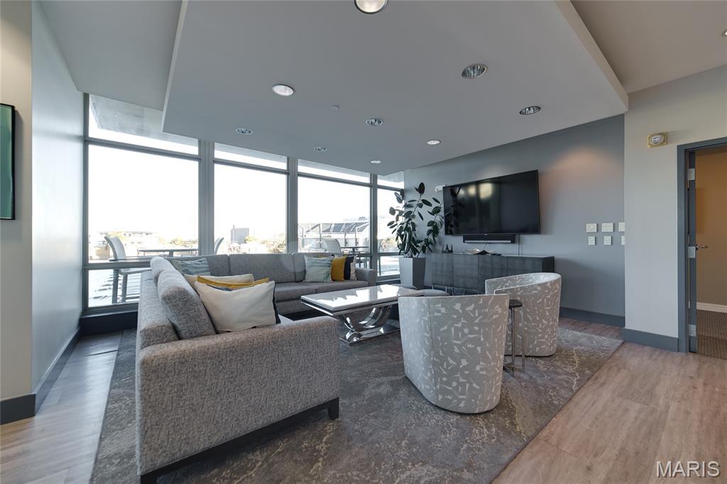 Park East Tower - Residential