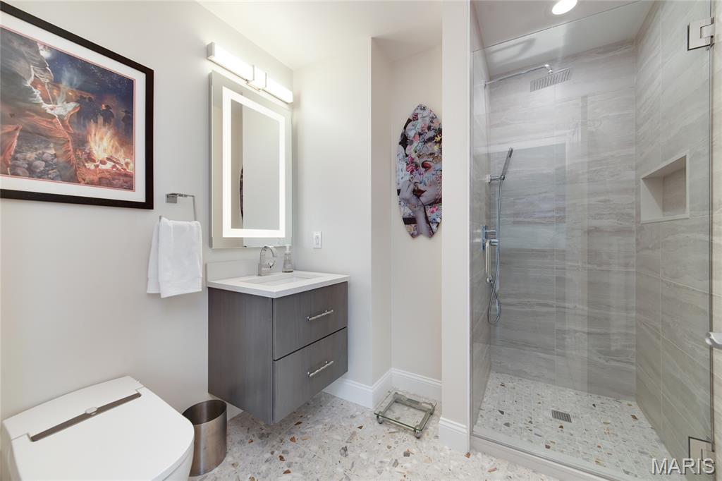 Park East Tower - Residential