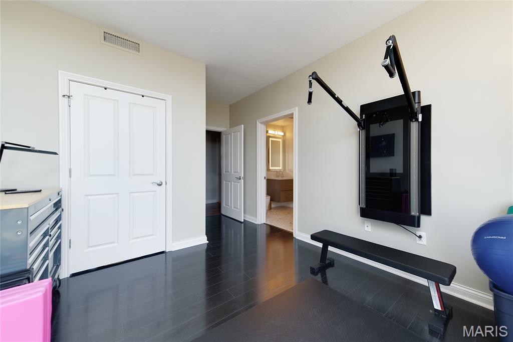 Park East Tower - Residential