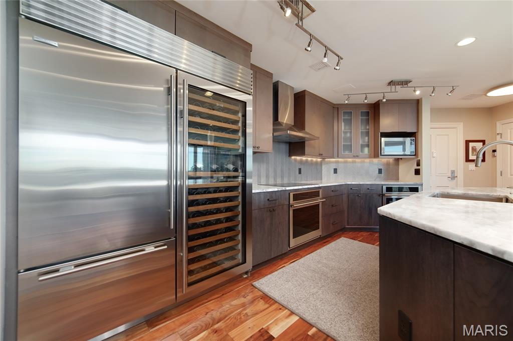 Park East Tower - Residential