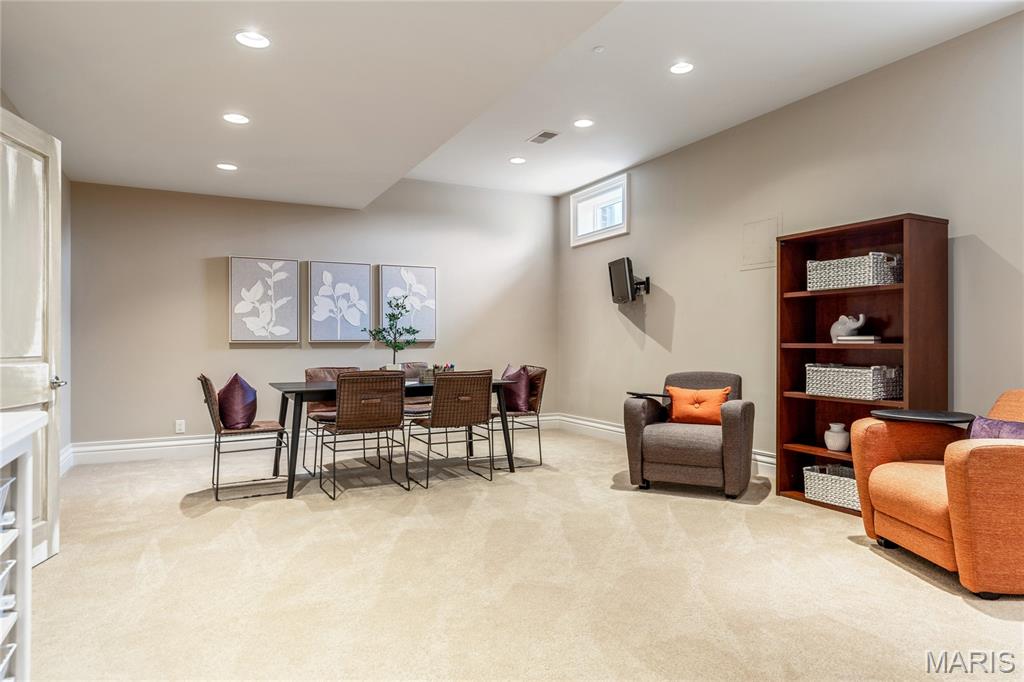 Fox Run Manors - Residential
