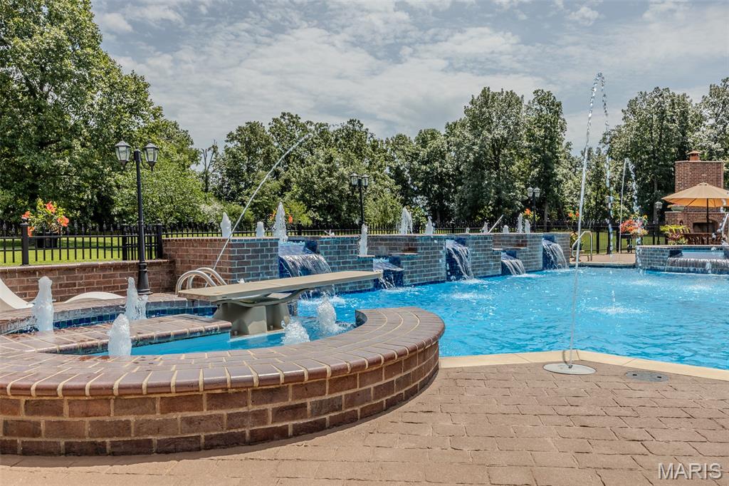 Fox Run Manors - Residential