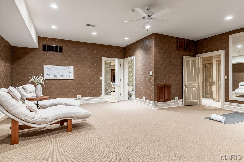 Fox Run Manors - Residential