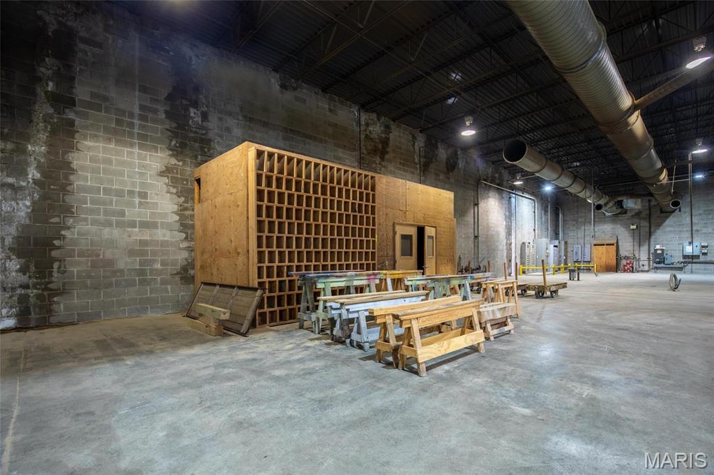 Carrs Add - Commercial Sale